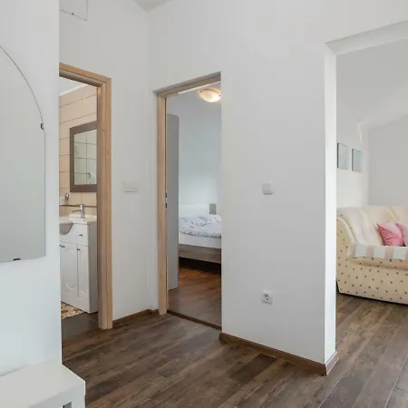 Apartment Gavric * Loborika